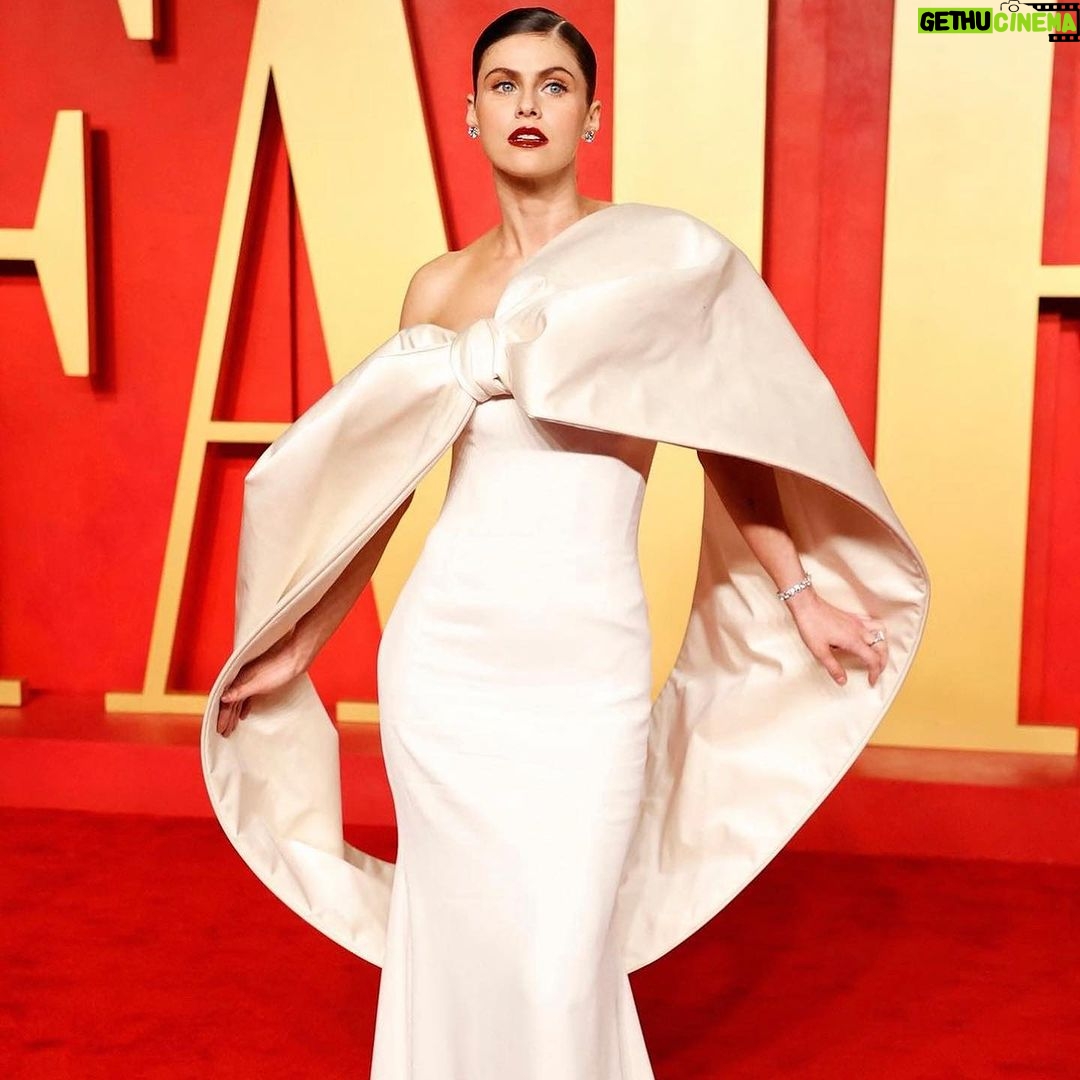 Alexandra Daddario Instagram - Vanity fair @themartyharper @lotstar @emmajademorrison @stormsantos