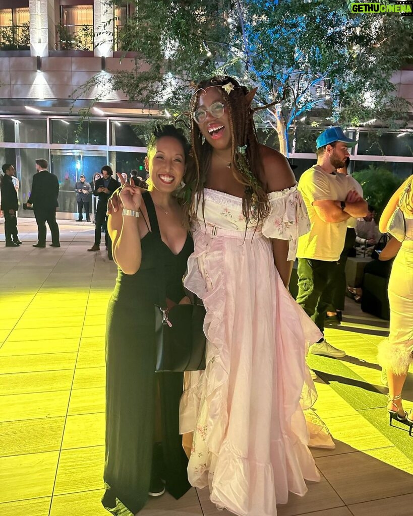 Alexis Nikole Nelson Instagram - Internet prom was so fun! Thanks @streamys!! So proud of my internet friends!! And so lucky to be in this group of people that gets to make a living doing what we love!