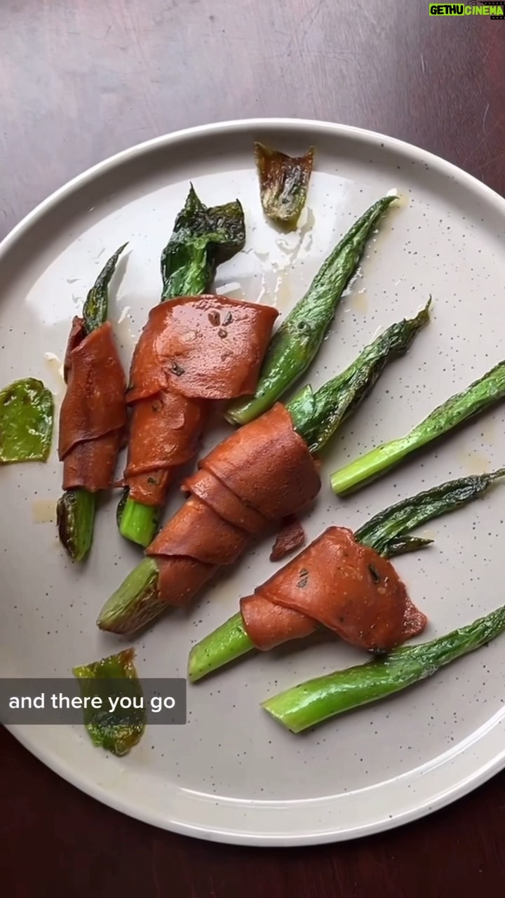 Alexis Nikole Nelson Instagram - Want to find more recipes? Look it up using its name in Japanese: Urui! It’s been a common wild mountain veggie there 5ever!! Columbus, Ohio