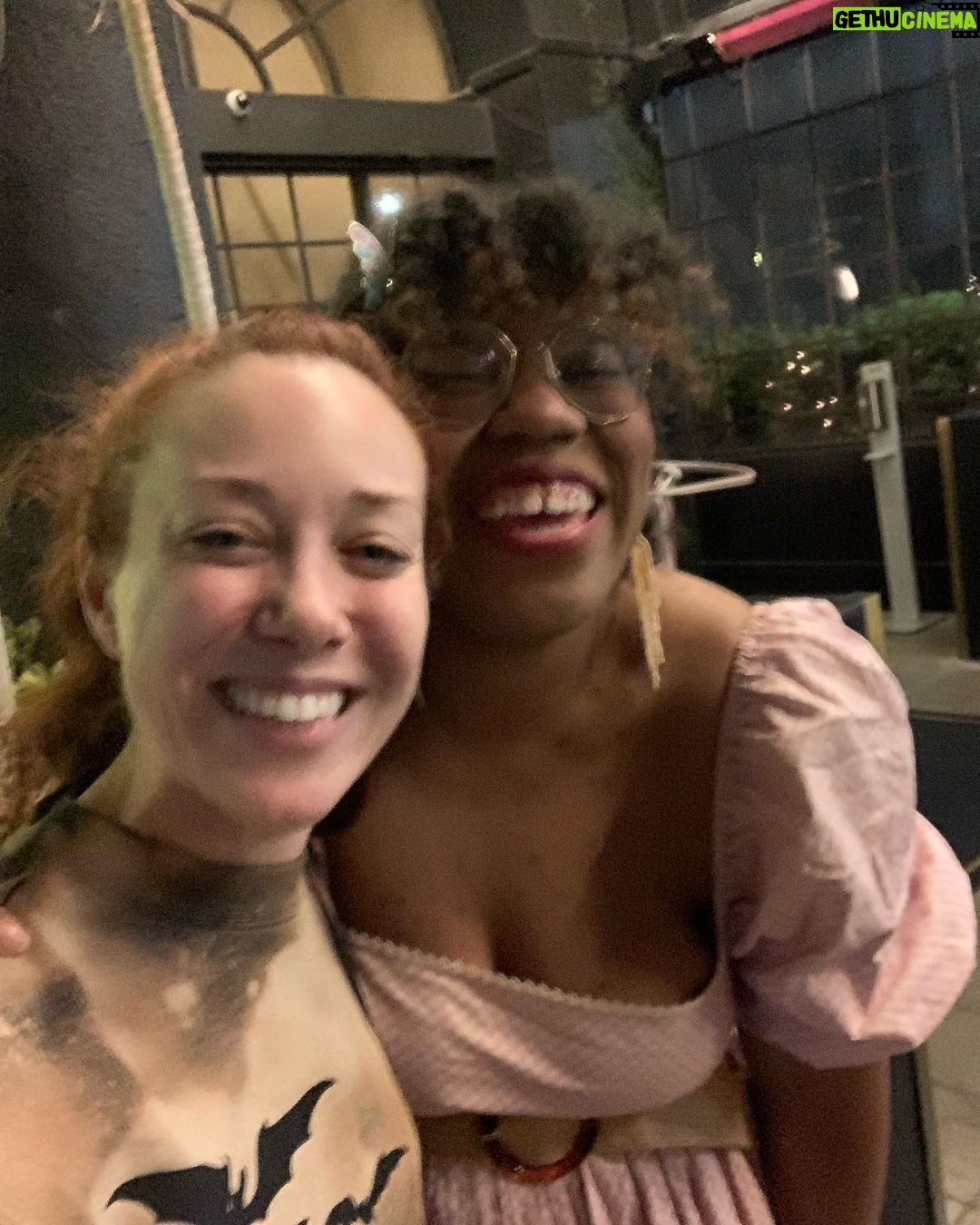 Alexis Nikole Nelson Instagram - California photo dump!! I got to see so many wonderful people and work on a thing that Iβm ALMOST ALLOWED TO TELL YOU ABOUT ππ also trying to be better about sharing outfit deets because for some reason some of yβall like my sense of style π₯°