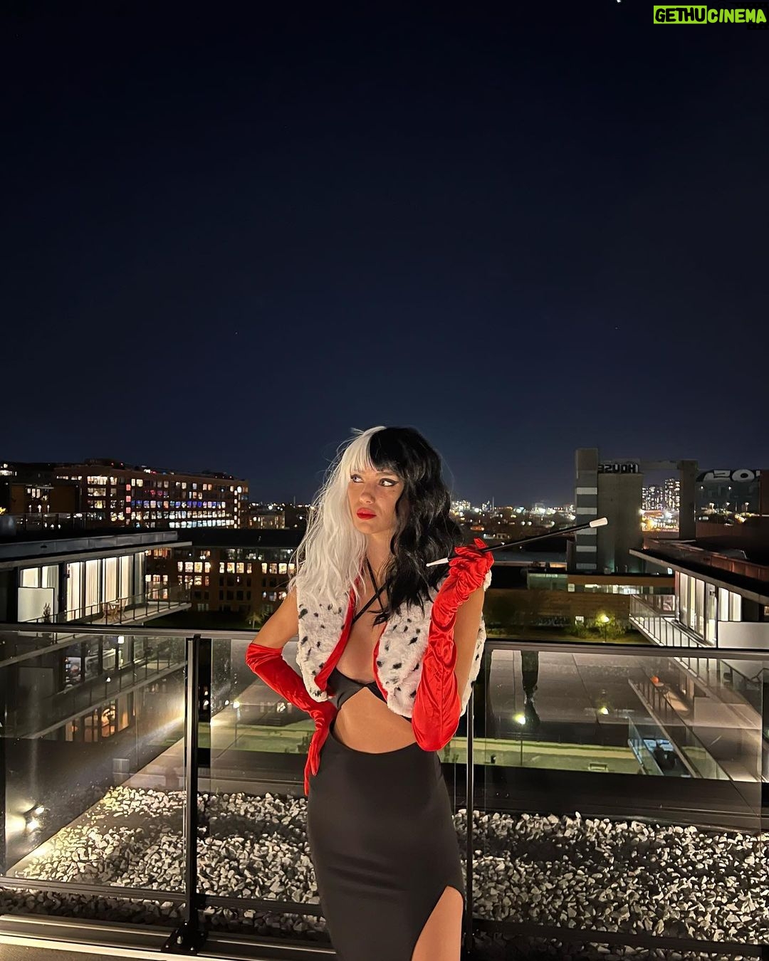 Aleyna Solaker Instagram - Cruella 👻🎃❤️🖤🤍 Griffintown, Montréal, QC