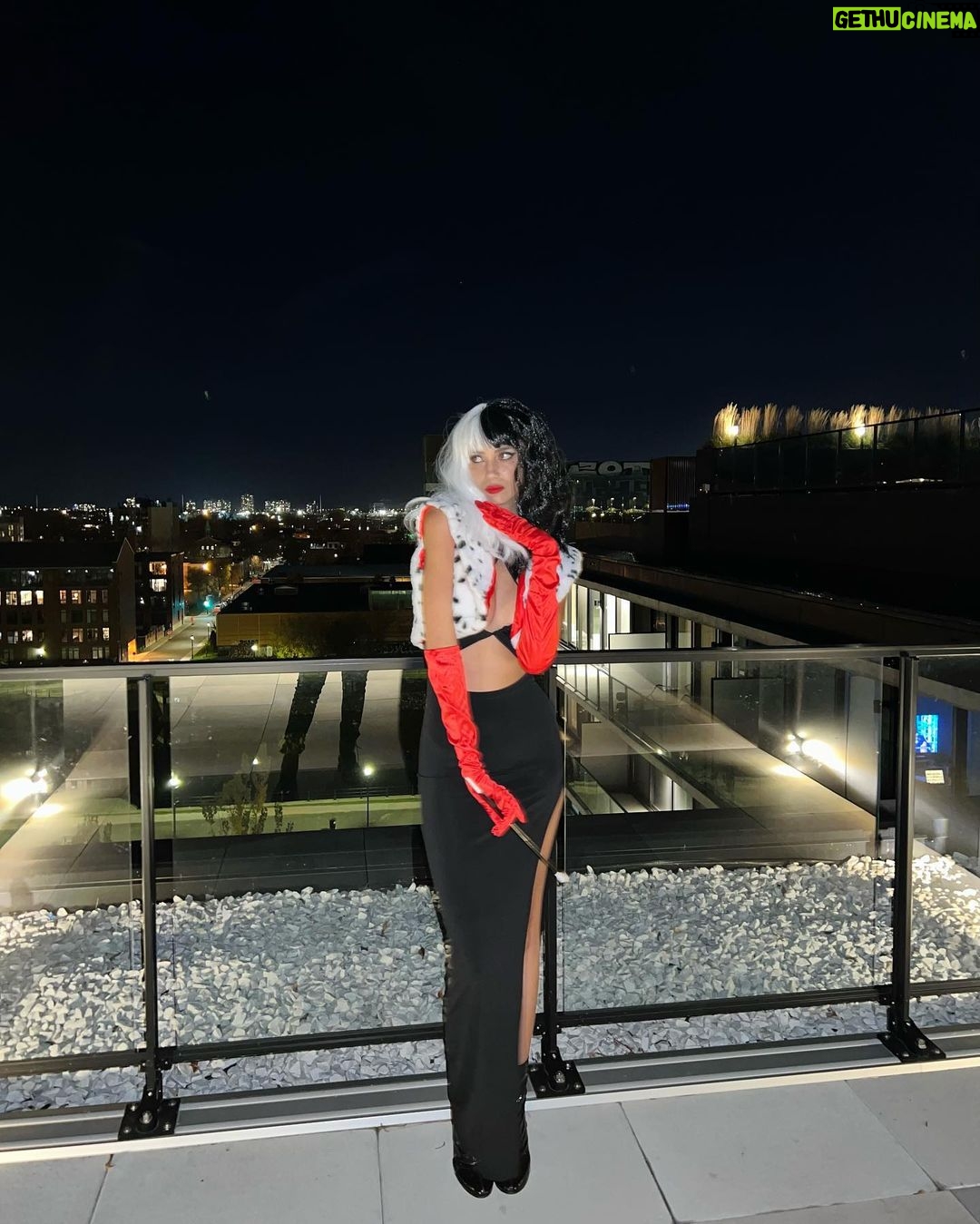 Aleyna Solaker Instagram - Cruella 👻🎃❤️🖤🤍 Griffintown, Montréal, QC