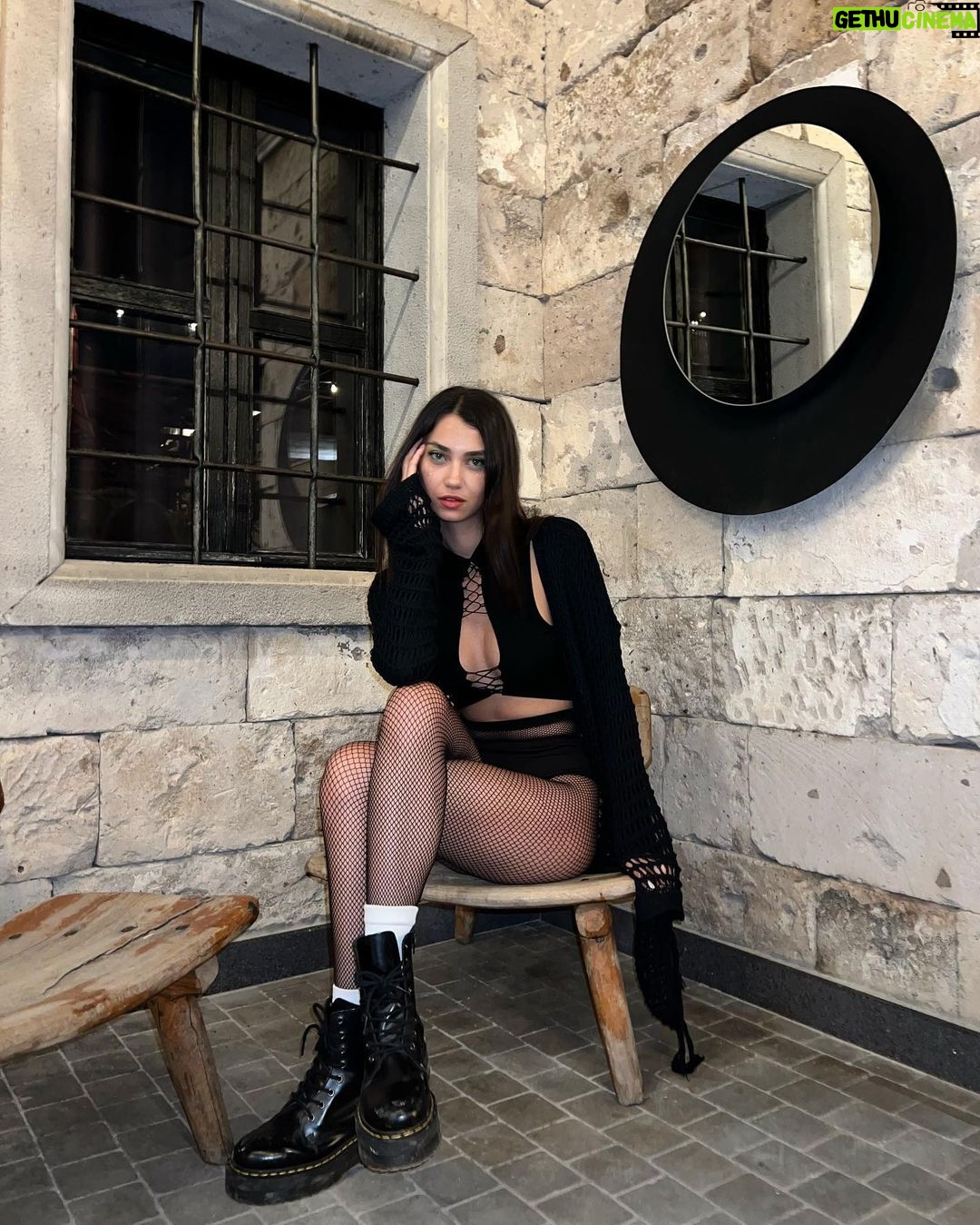 Aleyna Solaker Instagram - Festival outfit 2 🪩🎶 Cappadocia / Kapadokya