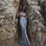 Aleyna Solaker Instagram - Cok! 💜 @gardiropmagazin #gardiropmagazin Genel Yayın Yönetmeni: @gulay_ozdemir Fotoğraflar: @serhathayri Röportaj: @ybugraleventt Moda Direktörü: @caglakucukdereli Styling: @busraissik Kapak kıyafeti: @maat_clothing.tr Saç ve Makyaj: @utkuagagilofficiall @fundaaslangoren Fotoğraf Asistanı: @ugursariduran Marka İletişimi: @mine.gunduz Prodüksiyon: @nutekstudio Mekân: @peacockbeachofficial Basın: @ggmanagements