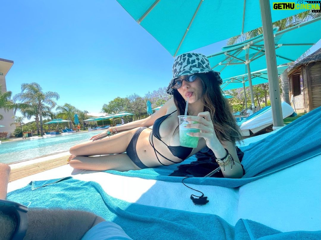 Aleyna Solaker Instagram - 🍹🌞 Regnum Carya