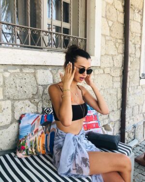 Aleyna Solaker Instagram - Dur cekme bi poz veriyorum ☺️🤗