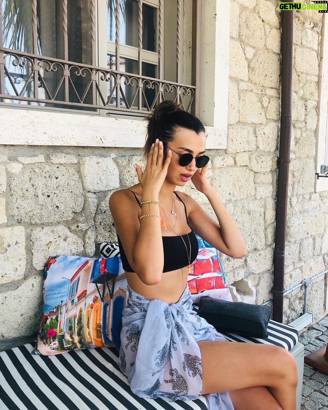 Aleyna Solaker - 165.6K Likes - Dur cekme bi poz veriyorum ☺️🤗