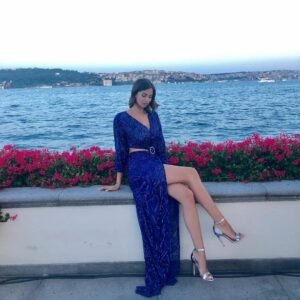 Aleyna Solaker Instagram - Styling tabii ki @yukselozgur 💜