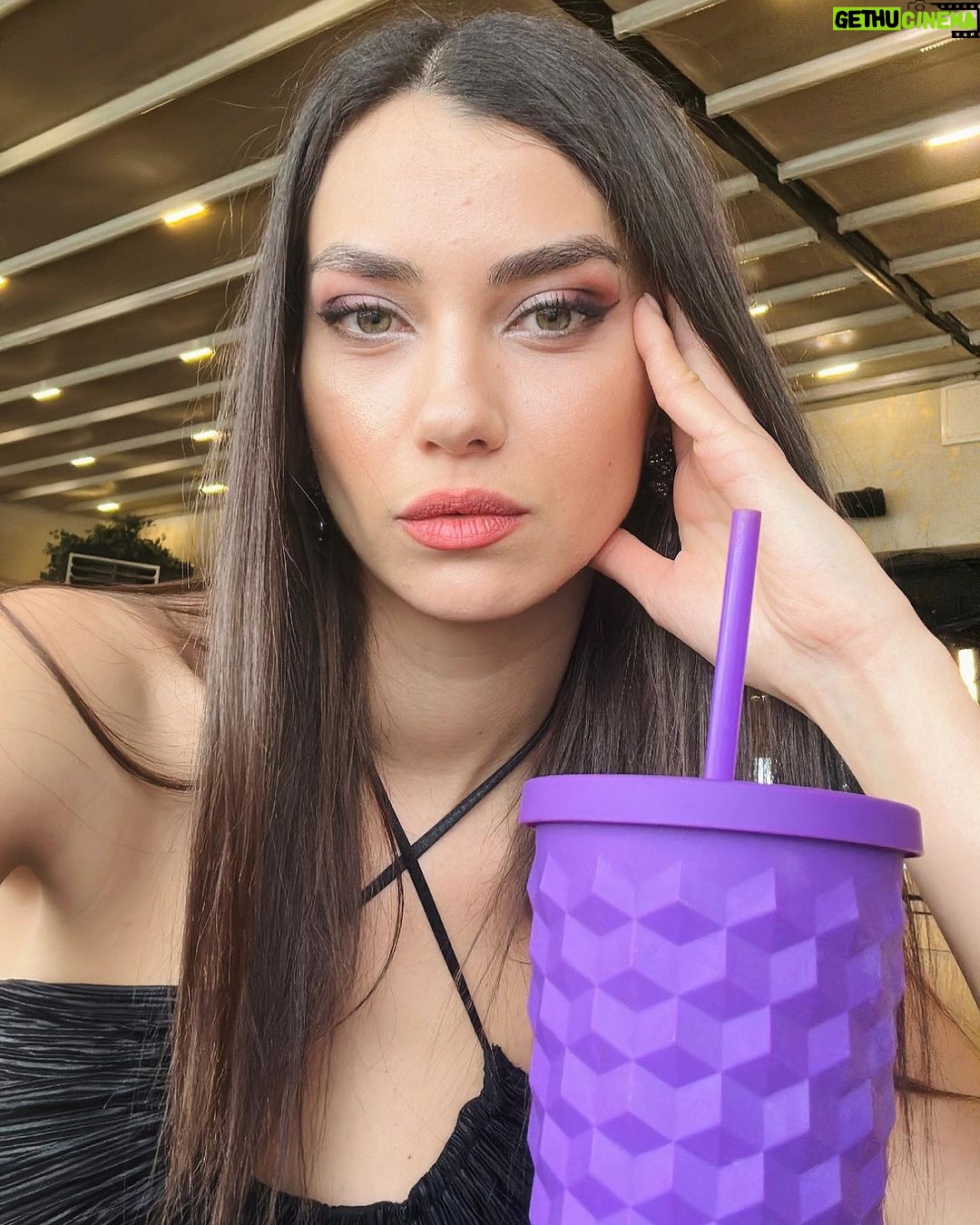 Aleyna Solaker Instagram - Duz mu kivircik mi? ☺️💜