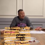 Ali Sunal Instagram - Ali ile Aramızda 15 bölüm olmuş efendim. Her hafta keyifle gittiğim kanalımda, canlı yayında bakın kimleri kimleri ağırladık ve kamera arkasında nasıl eğlendik. Bu bir ekip işi. Bu yüzden, emeği geçen herkese ve tabii ki izleyicilerimize buradan da teşekkür etmek istedim. Unutmayın ki her şey benimle aramızda :)