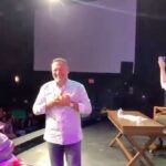 Ali Sunal Instagram - Bu sene doğum günüme @guldurguldur ailemle Kanada’da girdim. Hepinize minnettarım güzel ailem 🩵🧿