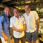 Ali Sunal Instagram - Tadı damağımda kalan akşamımız. Gecenin yıldızı @fatihterim hocam şov yaptı. Gülmekten yorulurken de yine gecenin lafını o söyledi. “Kendisi bizim onu sevmemize müsade etmedi” . Bir eleştiri bir tespit bir sitem ancak bu kadar kısa ve şık anlatılabilirdi. Bir an evvel tekrarlanması dileğiyle…