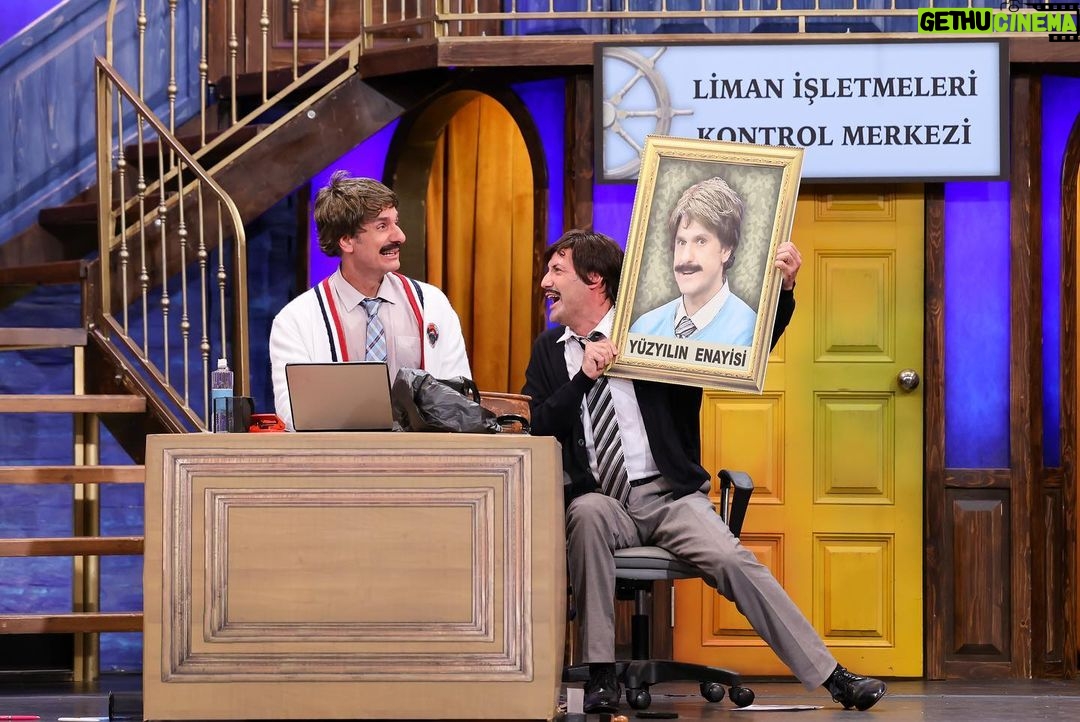 Ali Sunal Instagram - Evet efendim yepyeni bölüm bu akşam @showtv ‘de kaçırmayın. @guldurguldur
