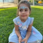 Ali Sunal Instagram - Ilk göz ağrım, ballı böreğim, Nar kızım seni büyürken izlemek dünyalara bedel 🥰 iyi ki doğdun canım kızım seni çok seviyoruz 🩷🩵💜