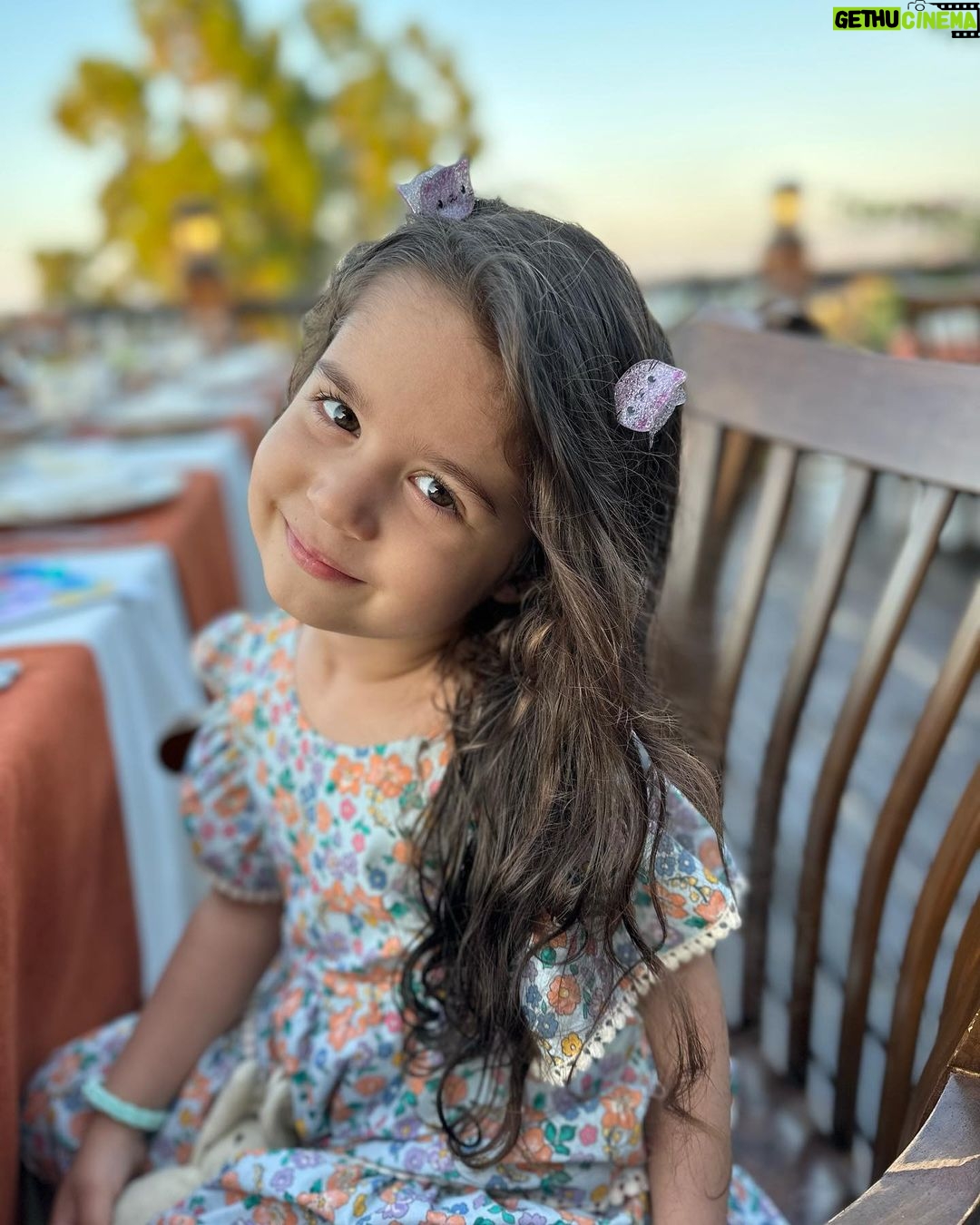 Ali Sunal - 40.5K Likes - Ilk göz ağrım, ballı böreğim, Nar kızım seni büyürken izlemek dünyalara bedel 🥰 iyi ki doğdun canım kızım seni çok seviyoruz 🩷🩵💜