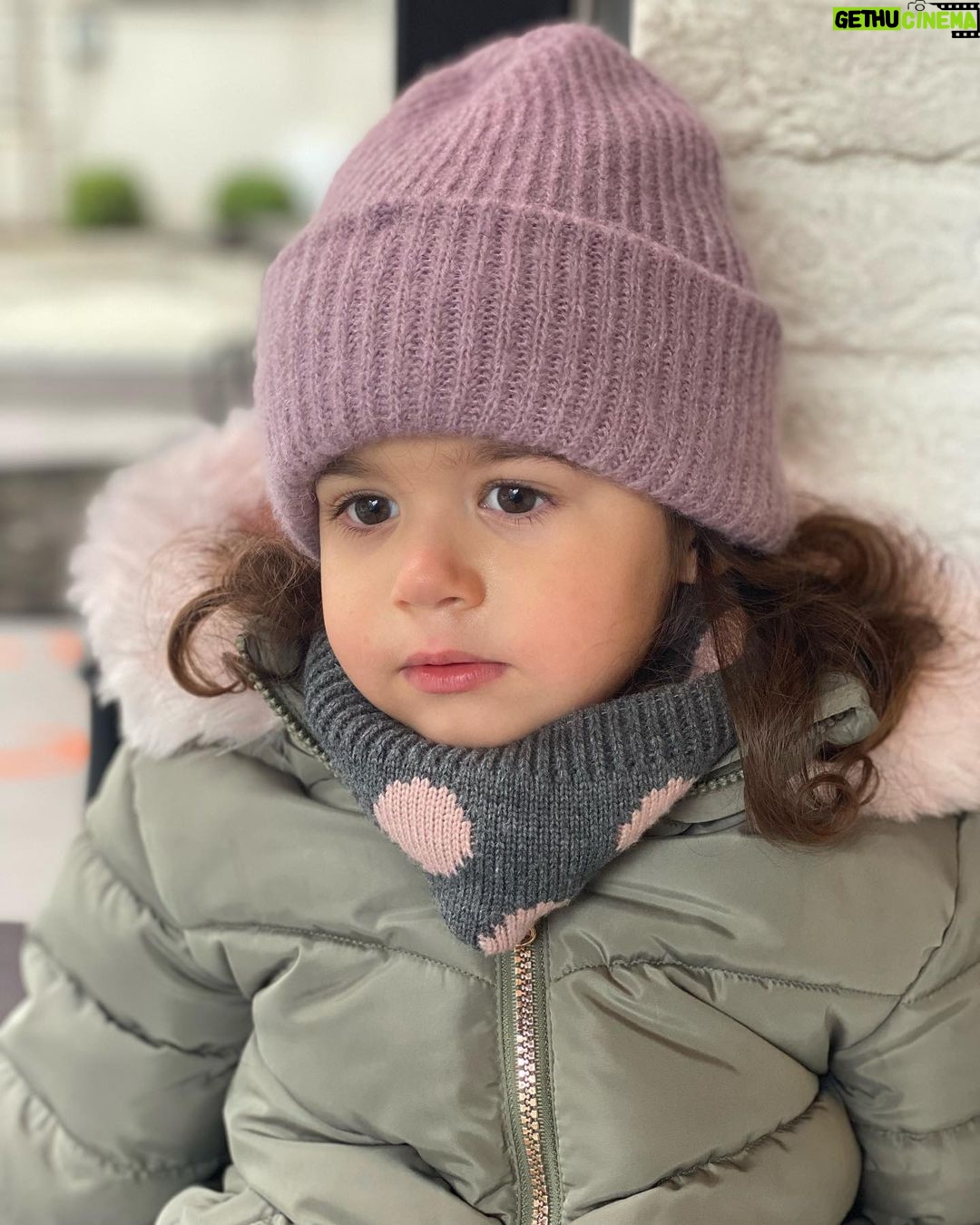 Ali Sunal - 40.5K Likes - Ilk göz ağrım, ballı böreğim, Nar kızım seni büyürken izlemek dünyalara bedel 🥰 iyi ki doğdun canım kızım seni çok seviyoruz 🩷🩵💜