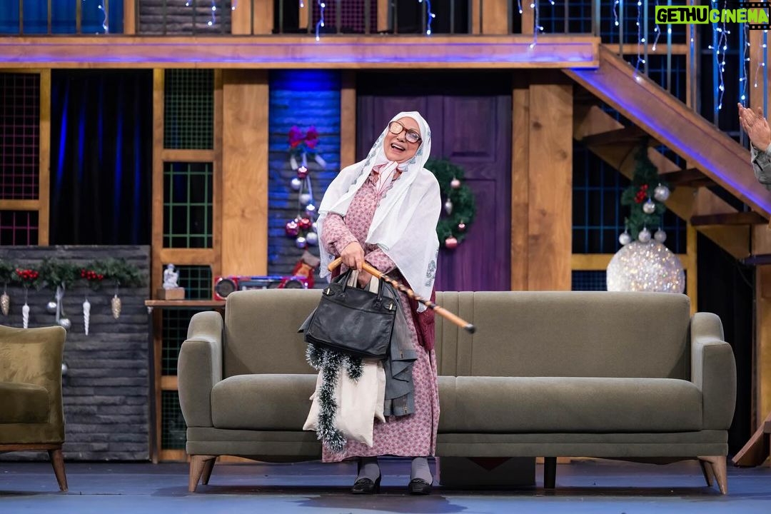 Ali Sunal - 11.8K Likes - Bu gece yeni yıla birlikte girelim @guldurguldur yılbaşı özel programıyla bütün akşam @showtv ‘de