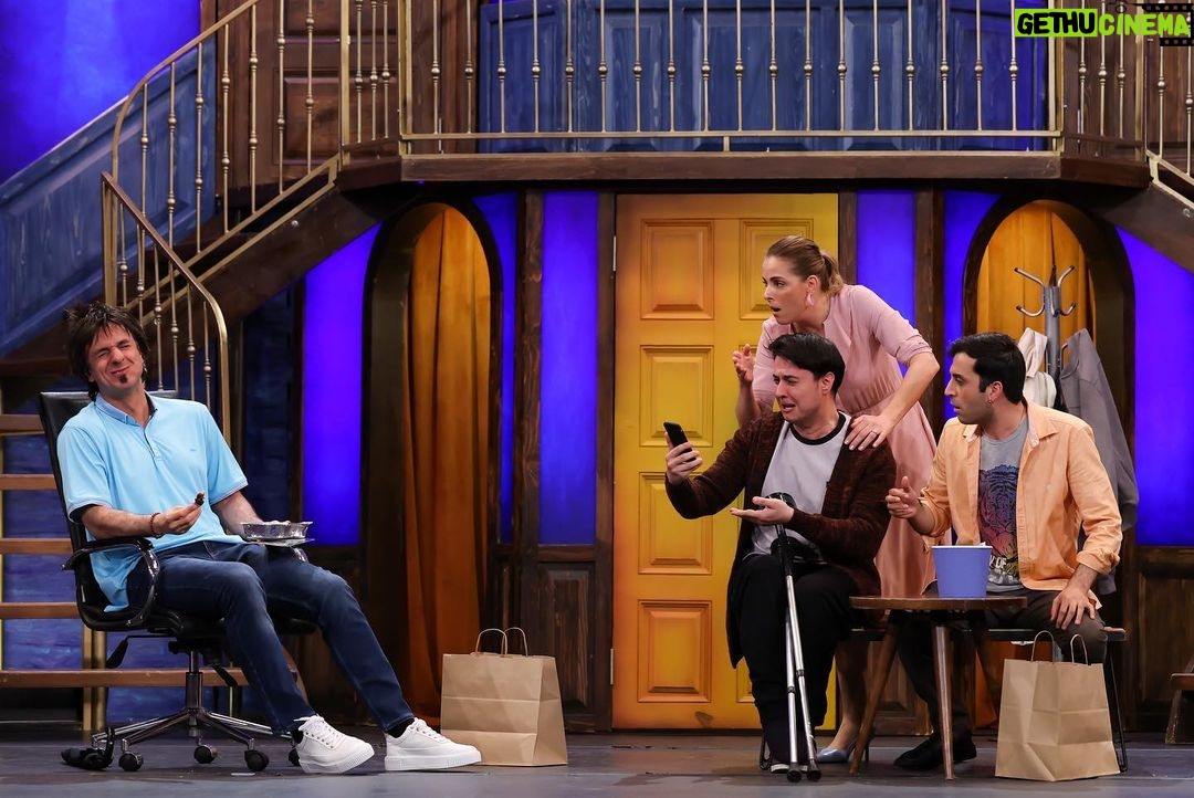 Ali Sunal Instagram - Bu akşam @guldurguldur yeni bölümüyle @showtv ‘de çok eğleneceğiz kaçırmayın