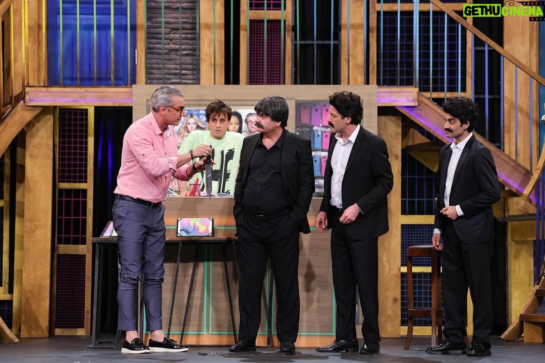 Ali Sunal Instagram - Akşam harika bir yeni bölümle @guldurguldur @showtv ‘de 🤗🤗🤗