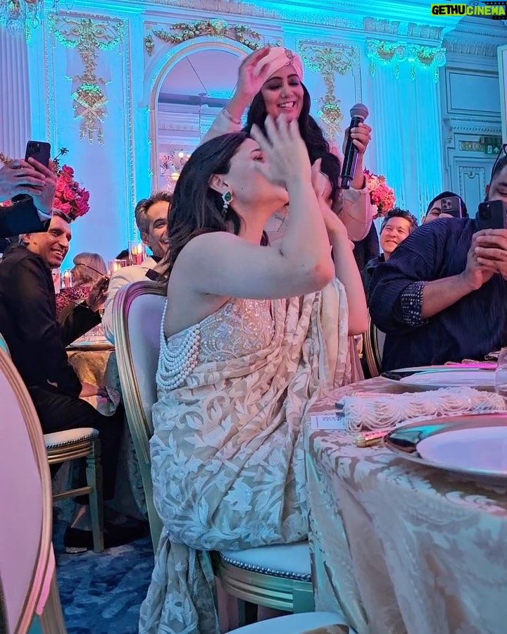 Alia Bhatt Instagram - I had the great pleasure of hosting an evening that was truly special, brimming with so much love, purpose, and hope. Thank you @mo_hotels for bringing our vision to life, and to @salaambbayorg for empowering and supporting young lives, providing them with what they need for a brighter tomorrow HOPE GALA 2024 ✨ #ImAFan @mo_hydepark