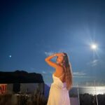Alix Desmoineaux Instagram - Talking to the super moon 🌖🛸 Cassis