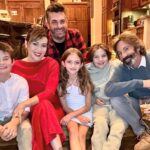 Alyssa Milano Instagram - Merry Christmas. 🎄❤️💚
