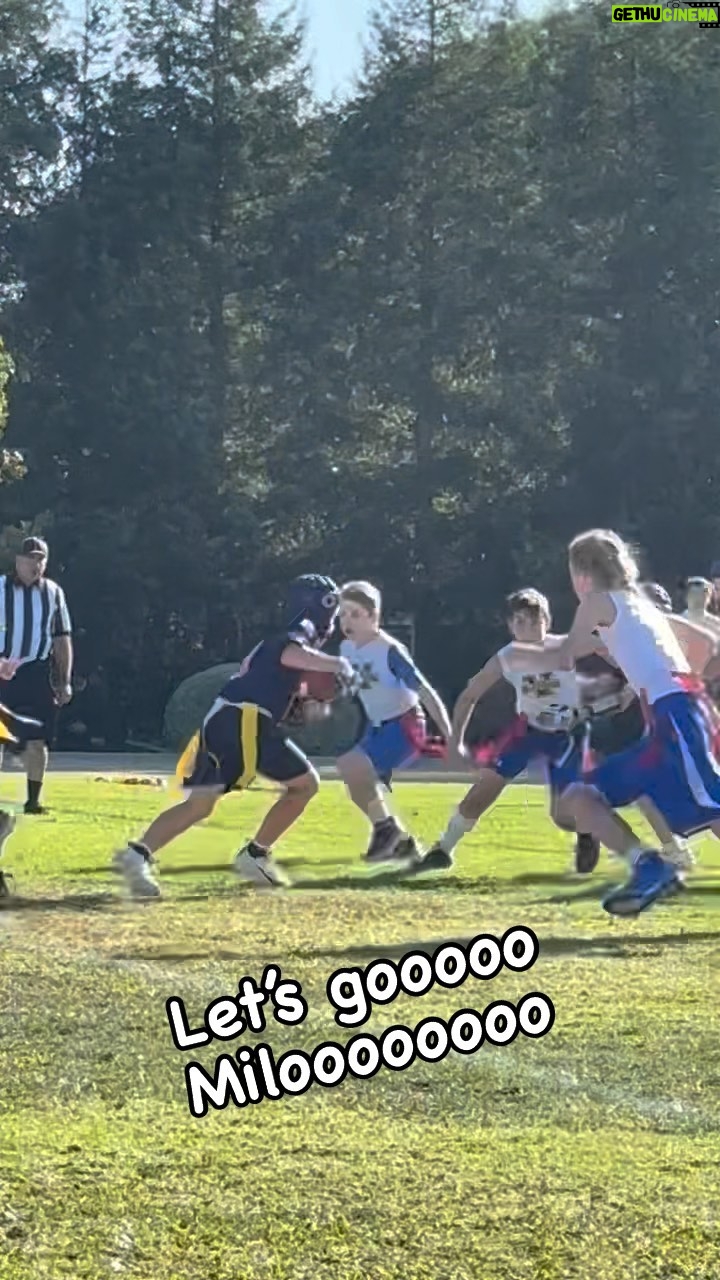 Alyssa Milano Instagram - I see you @milobugliari #ballin #football