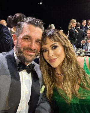 Alyssa Milano Instagram - I’m in for any awards show that has chips on the table. #criticschoice

_______________________
Dress @heirlome 

Shoes @ferragamo 

Necklace + bracelet + earrings @rahaminovdiamonds @yayapublicity 

Special thanks to @driesvannoten for the clutch 

Makeup @antonmakeup using @reviveskincare @shiseido @ardellbeauty 

Hair @jjhanousek 

Styled by @theclosetfiles