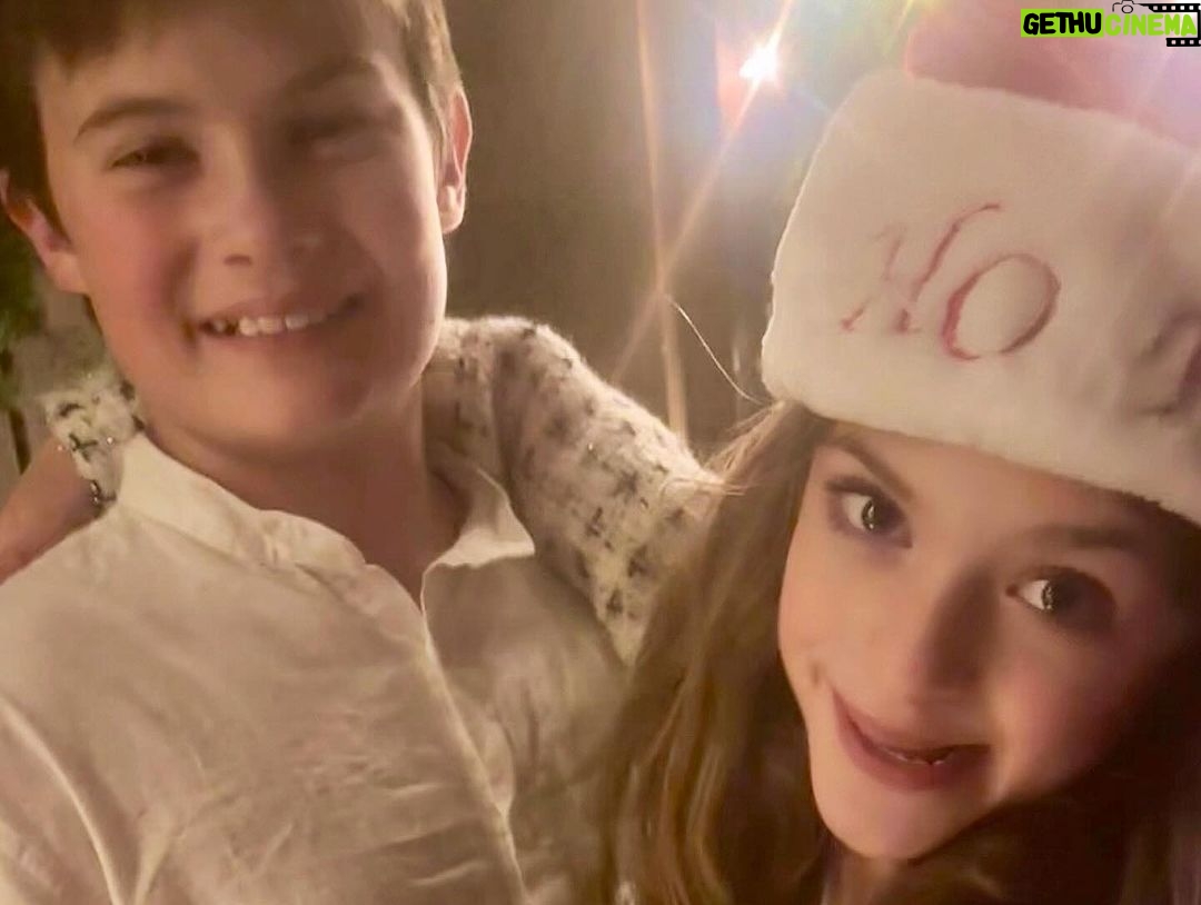 Alyssa Milano - 39.5K Likes - Merry Christmas. πβ€οΈπ
