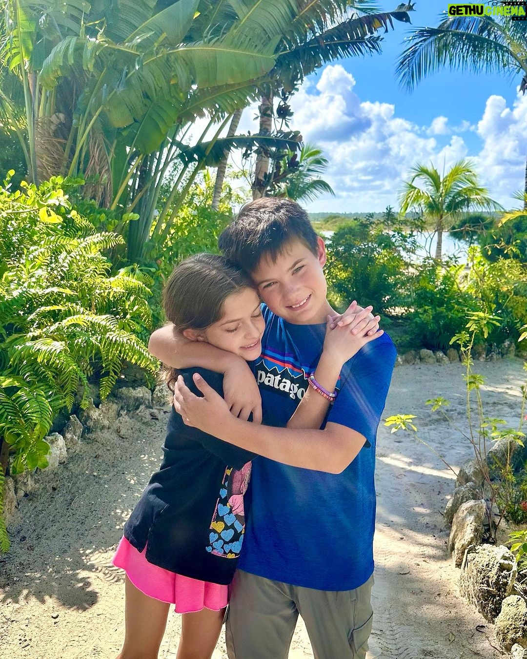 Alyssa Milano - 63.6K Likes - Thanksgiving vacation carousel. Much needed family time complete with healing sea water; rainbows, friends, theater, snuggles, love and hope.
Iβm so completely in awe of life and feel real guilt to even be able post this when there is so much pain and collective trauma in the world. Please forgive me if this post comes off as insensitive.
I continue to pray for peace and for children throughout the world to have what they need to not only surviveβ¦but to thrive.
Iβm grateful for all of you.