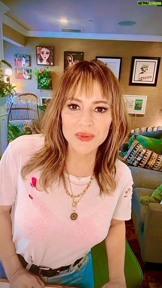Alyssa Milano Instagram - I’ll be appearing at Dallas FAN FESTIVAL on October 21, 2023. #dallas #dallastexas #fanexpodallas
