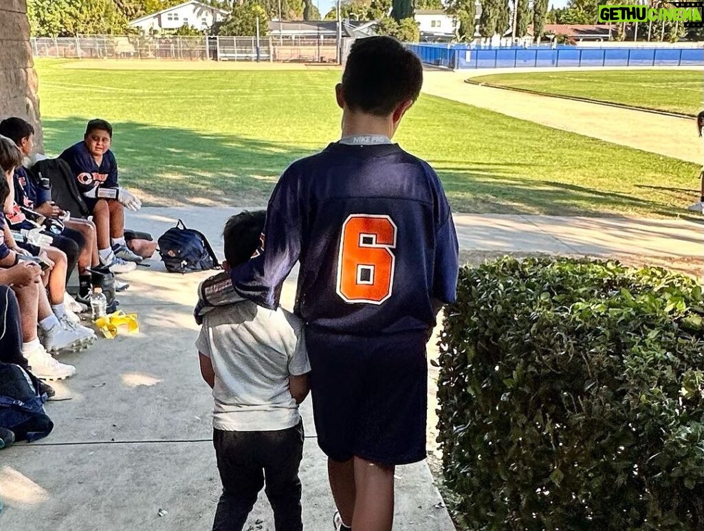 Alyssa Milano Instagram - My weekend carousel: 1. Bella’s soccer game 2. @milobugliari got a championship ring 3. BELLA ❤️ 4. Milo being the best big cousin 4. Coach Anthony and Coach DK
