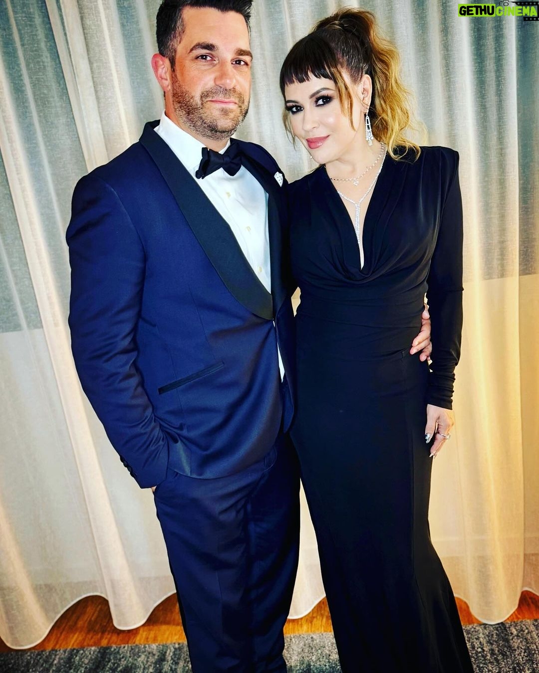 Alyssa Milano - 37.2K Likes - I danced my ass off last night. Thank you to @eltonjohn @ejaf for having us. And Jay Z and BeyoncΓ© for having me at the gold party. #oscars
Jewelry:
@rahaminovdiamonds
Β
Clutch:
@heliopolisaccessories
Β
Shoes:
@cultgaia
Β
Dress:
@interior.nyc
Β
Styled by:
@theclosetfiles
Β
Make-up
@antonmakeup using @reviveskincare @lauramercier @ardellbeauty
Β
Hair:
@jjhanousek
Skin:
@olehenriksen