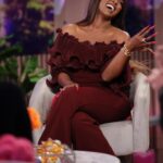 Amara ‘La Negra’ Instagram – Deseándoles Bendiciones a TODOS! Que papá Dios me les de mucha Salud! Amor! Energía Positiva! Enfoque! Que Dios Guíe Sus Pasos Hoy y Siempre! Les Deseo la Misma Felicidad que Vivo yo!!! Que algún día Todos aprendan que la vida es muy corta y debemos ser Feliz para uno mismo y no para el mundo! Los Quiero a TODOS! Estamos en Luz y Progreso! Paz y amor! Yo doy lo que recibo! Así que Adar amor Mi gente Bella! Que el mundo ya está lleno de Negatividad! @desiguales.tv 
Photographer: @juanito_visual_ 
Look: @karen1_1_1