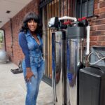 Amara 'La Negra' Instagram - 😨@amaralanegraaln preocupada por la salud de su familia, buscaba una solución para tener agua segura en casa. Aquafeel llegó para proporcionarle agua limpia, alcalina y 100% purificada. Ahora, Amara está feliz de cuidar la salud de sus seres queridos y de ahorrar dinero al no comprar botellas de agua.💦 ¡Únete a Amara y asegura la salud de tu familia con Aquafeel Solutions. #miami #agua #aguacontaminada #purificadordeagua #aguasegura #aguaalcalina