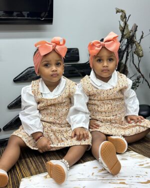Amara 'La Negra' Instagram - I was Keeping it a Secret but I Bought Another House! 🎉🏡 Securing My Babies Future! @lasroyaltwins Thank you @nancigilbert For Helping Me Find The Perfect Home for my Family. #BossMoves Adding Properties to my Portfolio @lasroyaltwinsempire 

¡Lo mantuve en secreto pero compré otra casa! 🎉🏡 ¡Asegurando el futuro de mis bebés! @lasroyaltwins Gracias @nancigilbert por ayudarme a encontrar el hogar perfecto para mi familia. #BossMoves Agregando propiedades a mi cartera @lasroyaltwinsempire
