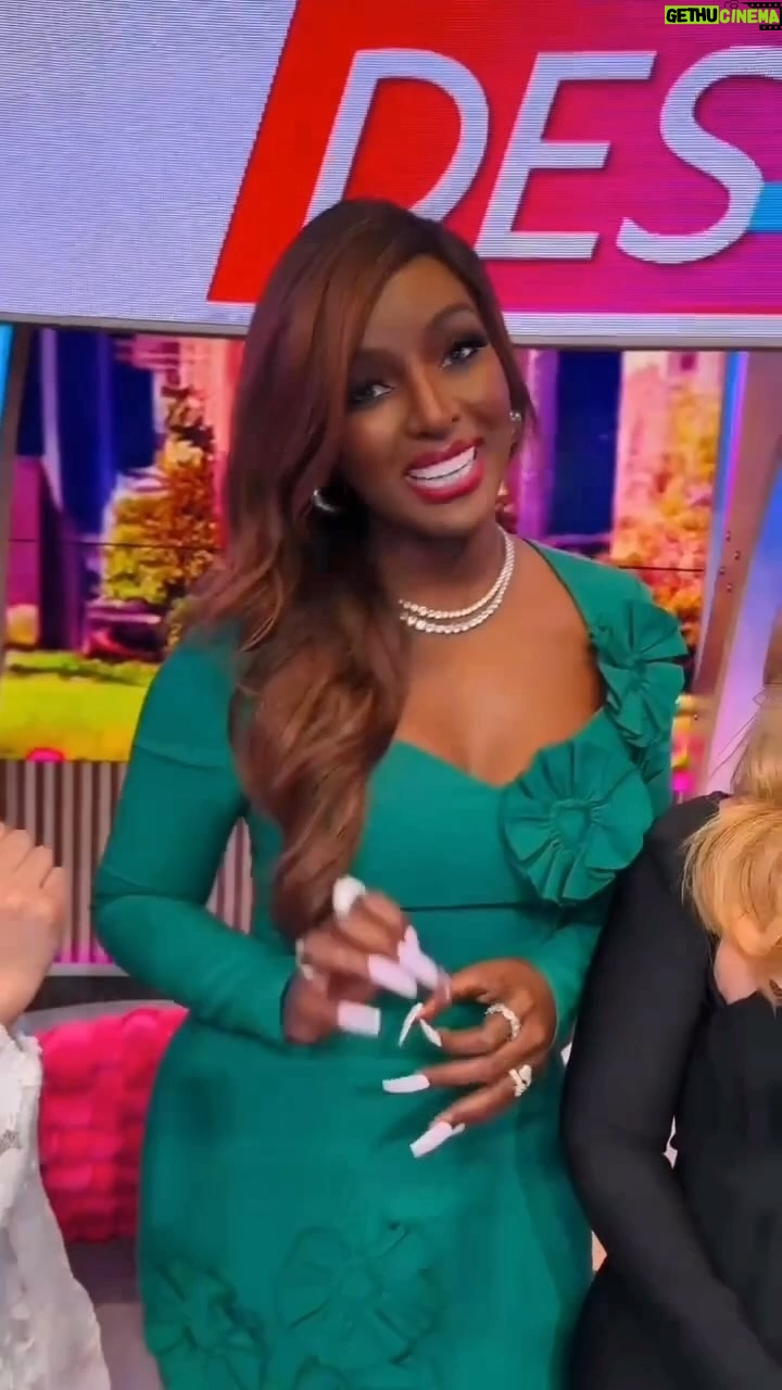Amara 'La Negra' Instagram - No te puedes perder @Desiguales.TV tenemos los temas del momento. 🤩👏Lunes a viernes a las 2P/1C por @Univision