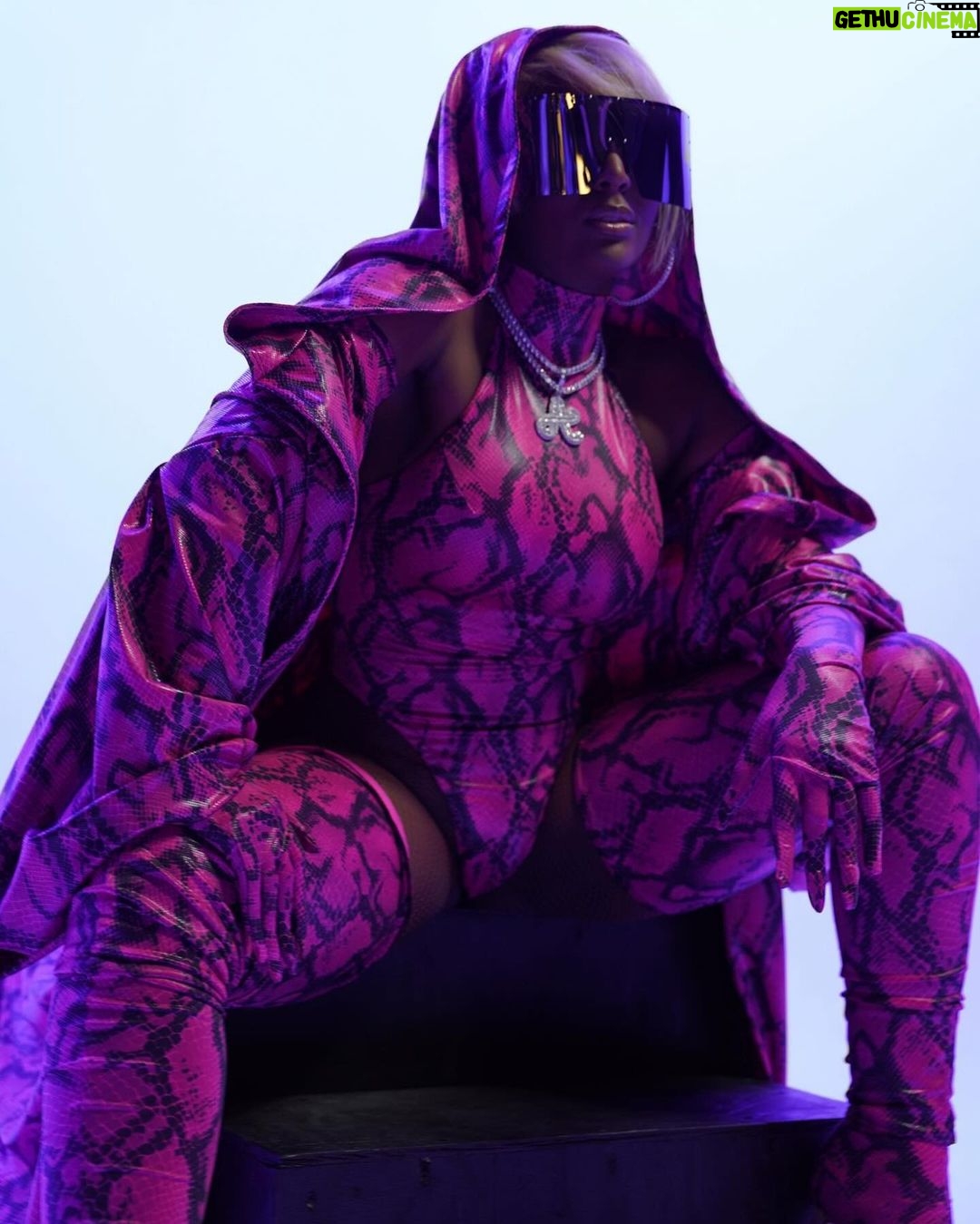 Amara 'La Negra' Instagram - Stay Focused! Unbothered! Untouched.. Let The Games Begin 🩷 Designer: @valentinoomar Bling: @certified.drip Shades: @shopbogaboga