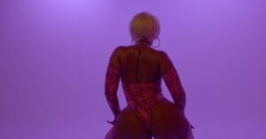 Amara 'La Negra' Instagram - What’s your Favorite Part of My New Music Video #SAFARI Link on Bio. 👆🏾Clip1,2,3,4,5,6,7,7,9!? Which one is Sexier!? @safaree X @amaralanegraaln