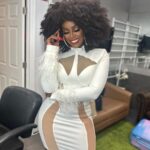 Amara 'La Negra' Instagram - Mi Mamá @mamianalamama1 Siempre Me Decía “Tranquila Mija que el que ríe de último ríe mejor! Dios tiene el control y el tiempo de Dios es perfecto tu tranquila enfocada disciplinada que cuando menos te lo esperes Dios te va a sorprender y te va a dar lo que tanto has anhelado por lo que tanto has trabajado desde chiquita!” No le pongo límites a Mis sueños y a mis metas! Trabajo sin descansar porque tengo fe’ en mi y lo que se que algún día voy a lograr! Dress: @allthingscherish @desiguales.tv @uninoticias
