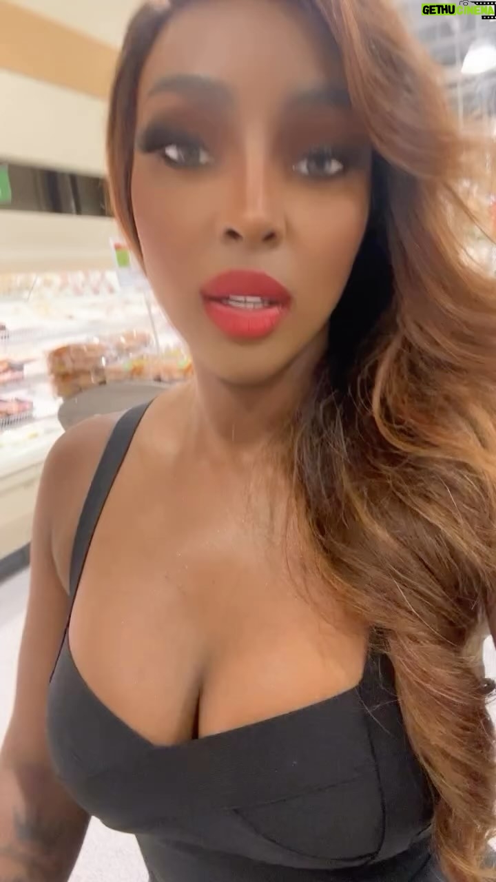 Amara 'La Negra' Instagram - I Take Pride in Being a Hard Working woman! I’m always on Beast Mode! Let’s go get it! Even if I’m tired, even if I’m exhausted, I’m always pushing myself to do more and push to see how far I can go! Me siento orgullosa de decir que soy una mujer trabajadora luchadora arriesgada ambiciosa una muchacha que por muy cansada que esté agotada siempre me me empujo hasta el final a veces sin comer y sin dormir le sigo dando porque tengo muchas metas que lograr todavía pero no te miento estoy bien cansada…