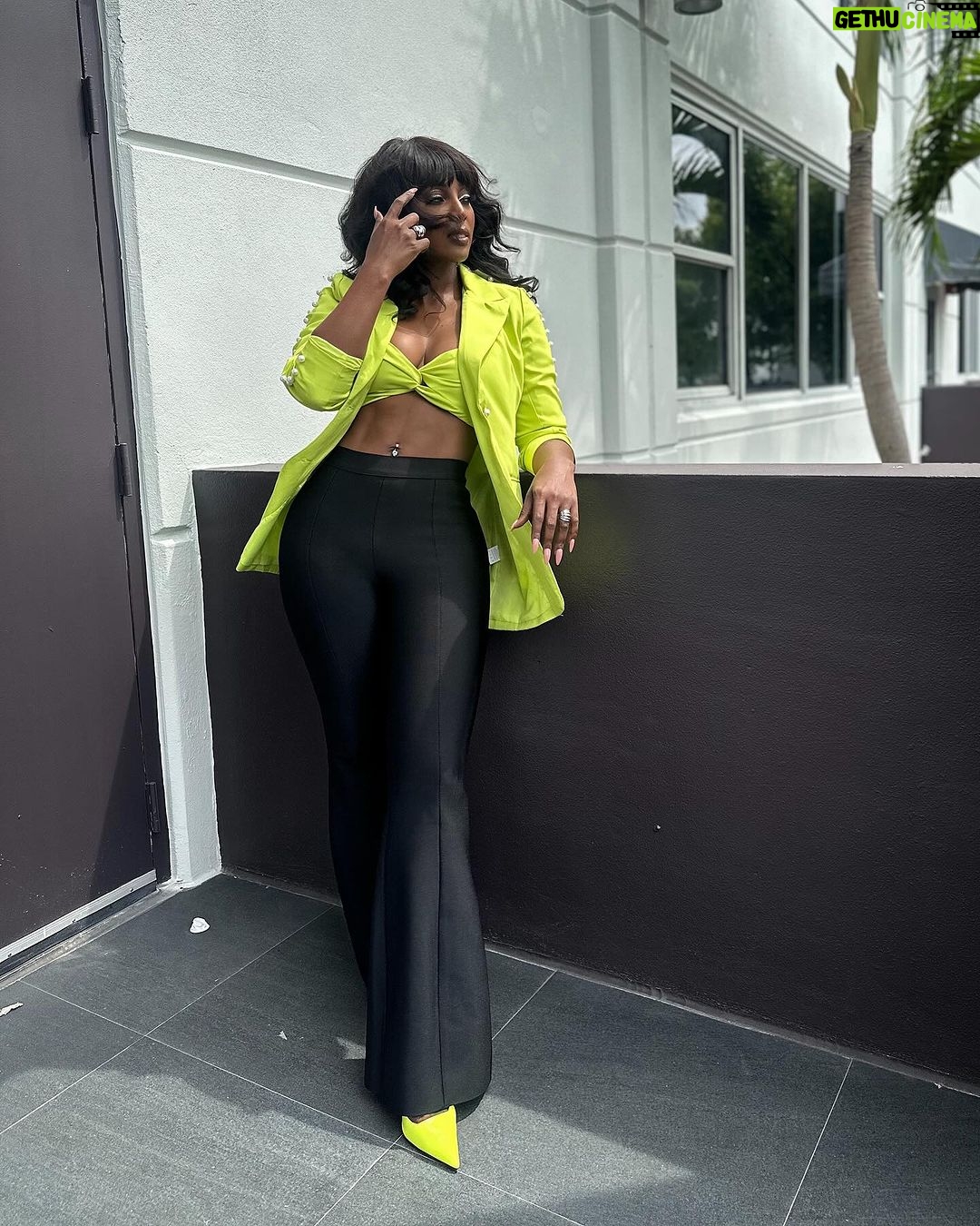 Amara 'La Negra' Instagram - Growth… Crecimiento… @dress2envii @palomaduluc @dramaticgroup