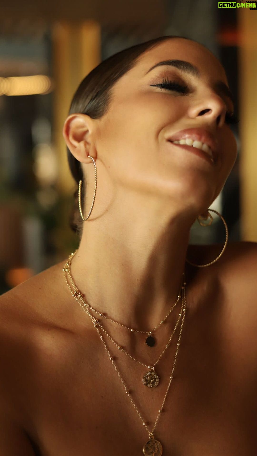 Anabel Pantoja Instagram - Os presento la nueva colección “NOSOTRAS”✨ @luelijewelry La nueva colección otoño/Invierno🍂 2023 Cada una de vosotras forma parte de esta especial colección, incluyendo joyas con un equilibrio moderno y sofisticado para cada momento del día 🤩 Cada joya representa una parte fundamental para mi, MIS AMIGAS, ellas son mi fuente de inspiración❤️ ¿Tenéis ganas de descubrir más sobre mi nueva colección? @lauramt28 @isapantojam @irc1310 @juanktriana84 @abadpelukeros @pedro.ramirez.rey @debipuelles @lurdespanto @daviycla @jlobando @mallorcamiquel @leandro.cm @merchibega @belenestebanmenendez @amparuchi82 @carmela_leal @chaconparraga @byaniortiz @jennifergarciamakeup @mariangelespinapalacios @mroncelm @susana_bicho @raquelbollo Espero que os guste esta sorpresa 😍 🙏🏼🥹👏🏻