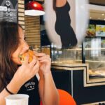 Anabel Pantoja Instagram - La nueva McCrispy Legend de @mcdonalds_es es tan legendaria como mis bailes de pandemia 😂 #McDonaldsEspaña #McCrispyLegend #TanCrujiente #publi