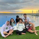 Anabel Pantoja Instagram - Un puente inigualable gracias a la amistad verdadera, que es uno de los ingredientes fundamentales para ser FELIZ 🫂❤️‍🩹 GRACIAS🙏🏼 @villagrancanaria 🏡🇮🇨 Gracias @jlobando @pedro.ramirez.rey @gvallef @susana_bicho @davidroal por dejarme formar parte de vuestra vida, soy muy AFORTUNADA de teneros 🥹