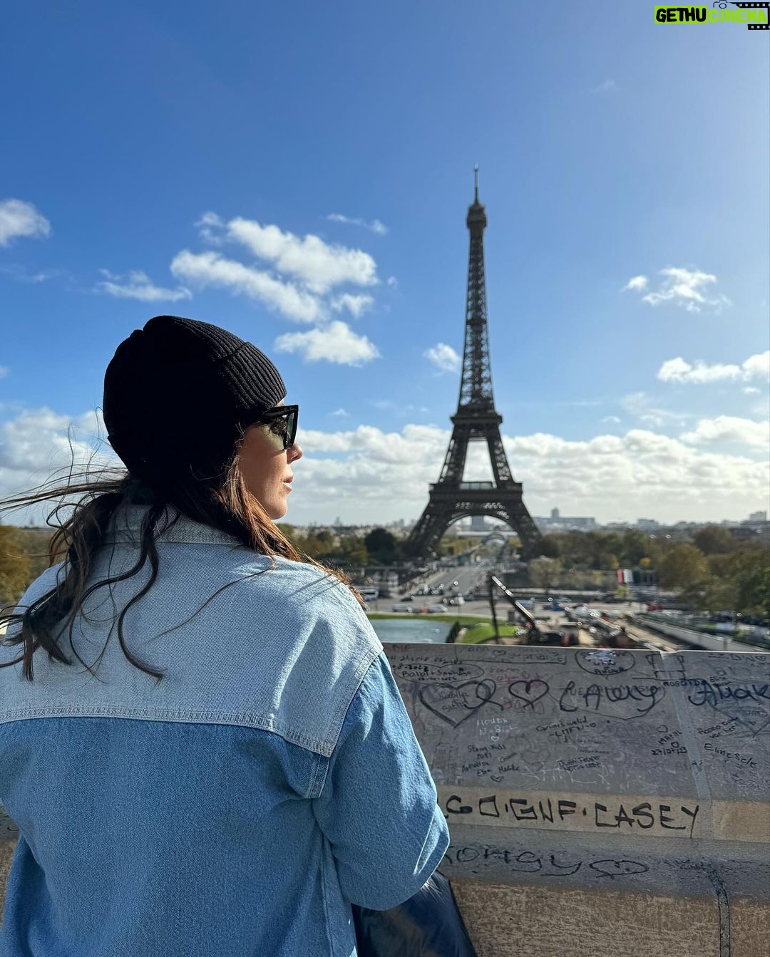 Anabel Pantoja Instagram - París, de mañana, de tarde, de noche, de madrugada … Nos vemos a la vuelta ✈️🇫🇷🥹 Paris