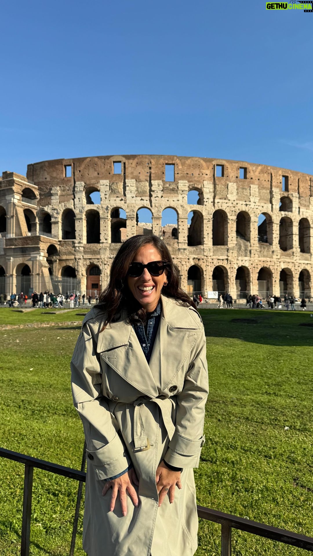 Anabel Pantoja Instagram - La magia de volver al pasado en ROMA 🇮🇹 @waynabox #ad Colosseo