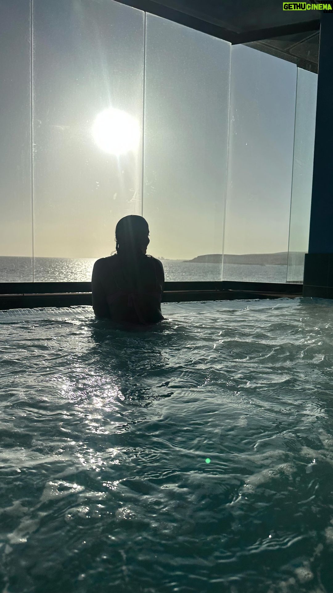 Anabel Pantoja Instagram - Empieza a grabarte un vídeo en un spa, y que quede sexy y guay. YO