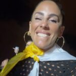 Anabel Pantoja Instagram - Amo la música, e ir a conciertos creo que debería estar recetado por el médico mínimo 1 vez al mes para tu ❤️‍🩹. Lo de ayer fue mágico, que el señor @quevedo.pd en su tierra de un concierto a toda su gente, por el precio de 1€ y destinado a causas benéficas, es GRANDE. Fui con casi toda mi gente de aquí, fui feliz desde que empecé a vestirme en mi casa, motivada por ir, por estar con los míos, disfrutar y pasar un ratito con ellos. Me encanto compartirlo y vivir estos momentos porque al final ES LO QUE TE VAS A LLEVAR. GRACIAS 🥹🇮🇨🙏🏼
