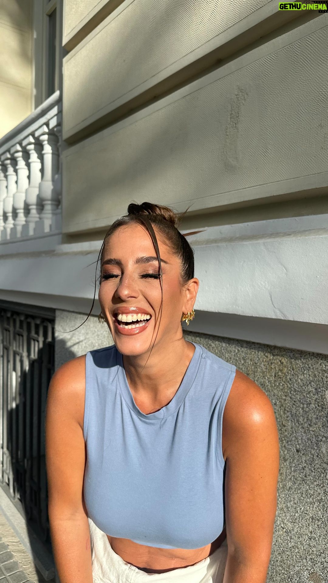 Anabel Pantoja Instagram - VIERNES - MADRID - @hawkersco y YO 🔥 Milagros de mi @danielfortana Madrid, Spain